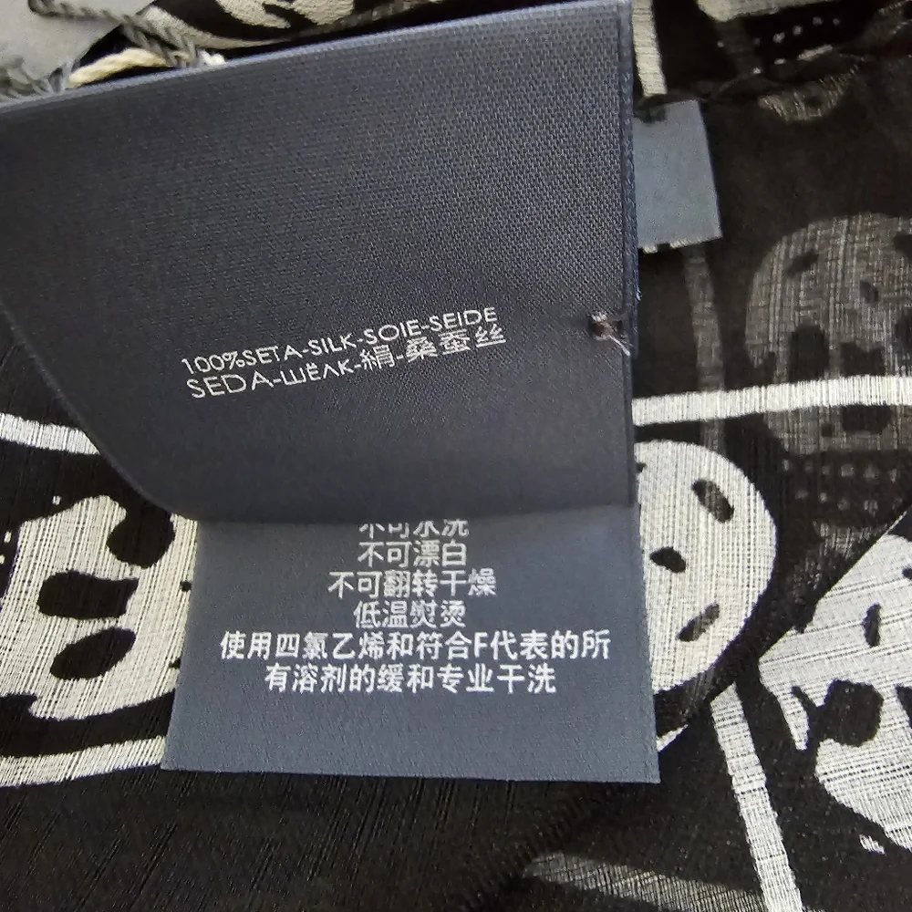 Alexander McQueen Skull Silk Scarf Black - Picture 6 of 6